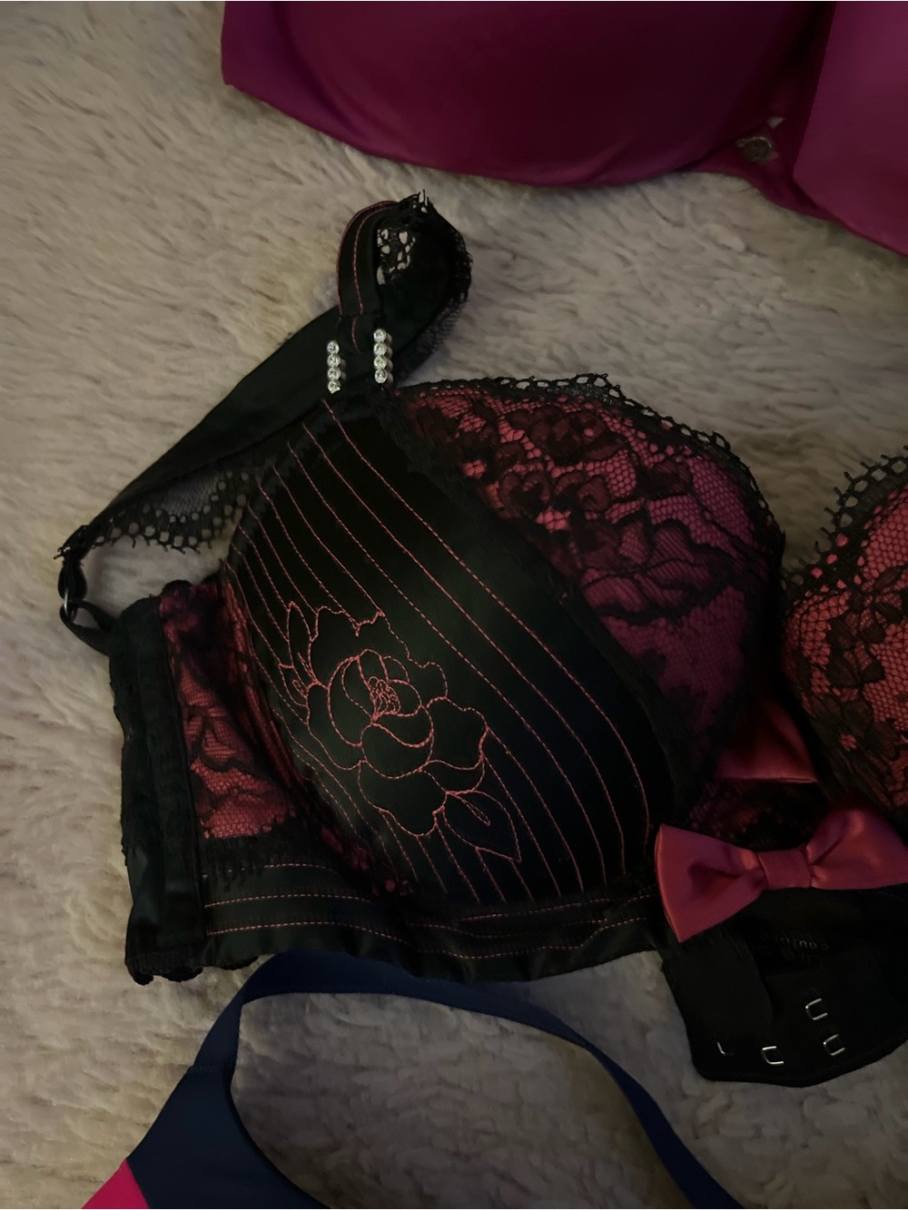 Victoria's Secret Black & Fuchsia Lace Embroidered Push-Up Bra